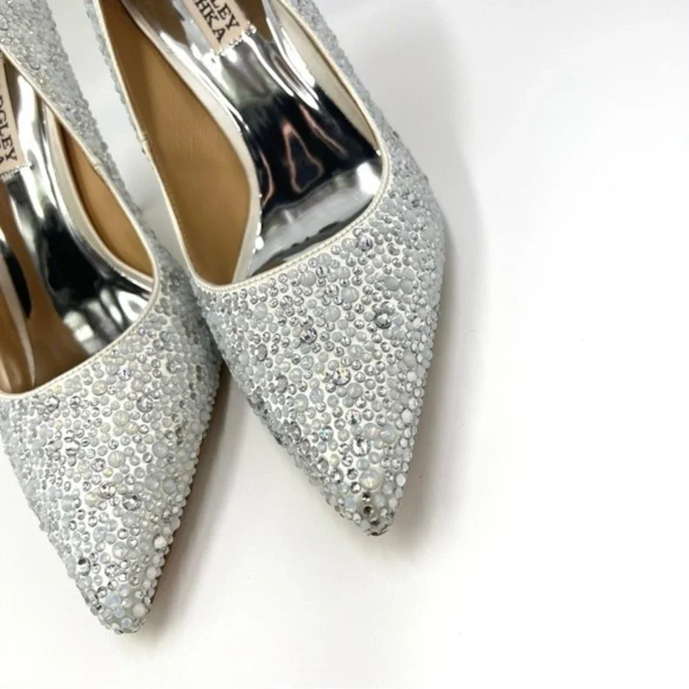 Badgley Mischka Size 8 Bethany Jeweled Stiletto White Satin‎ Pumps Heels Shoes